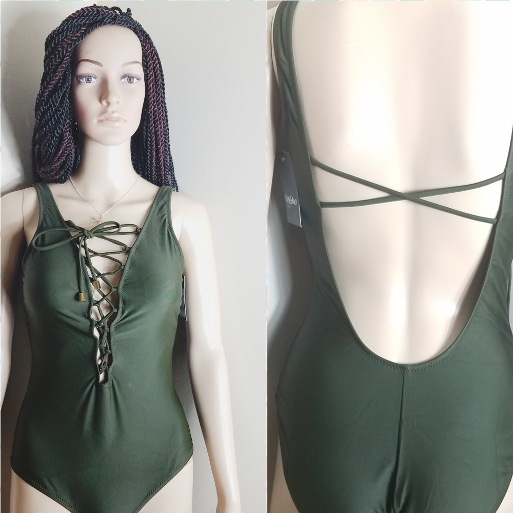 NWT Lace up front low back swimsuit-S
